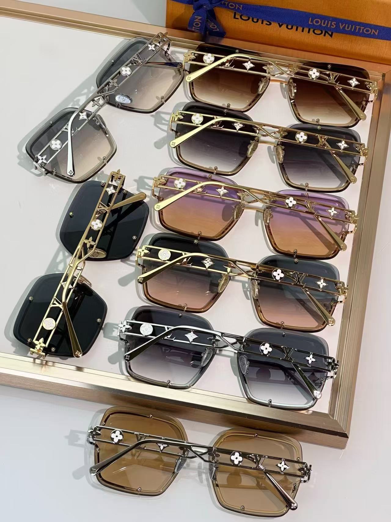 Z699U Trendy Sunglasses