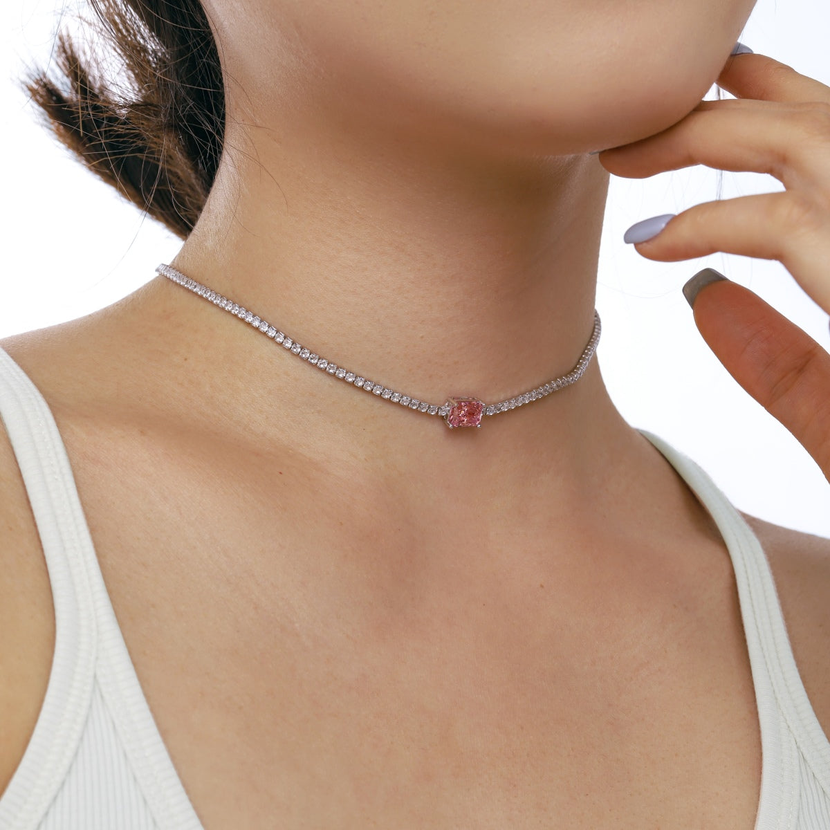 [Aurora]2.0 carat Ornate Emerald Cut Necklace