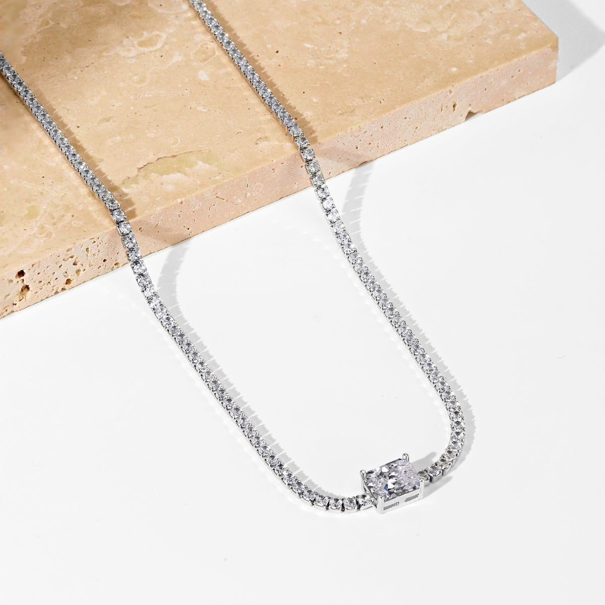 [Aurora]2.0 carat Ornate Emerald Cut Necklace