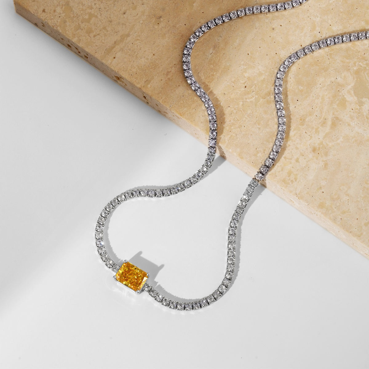 [Aurora]2.0 carat Ornate Emerald Cut Necklace