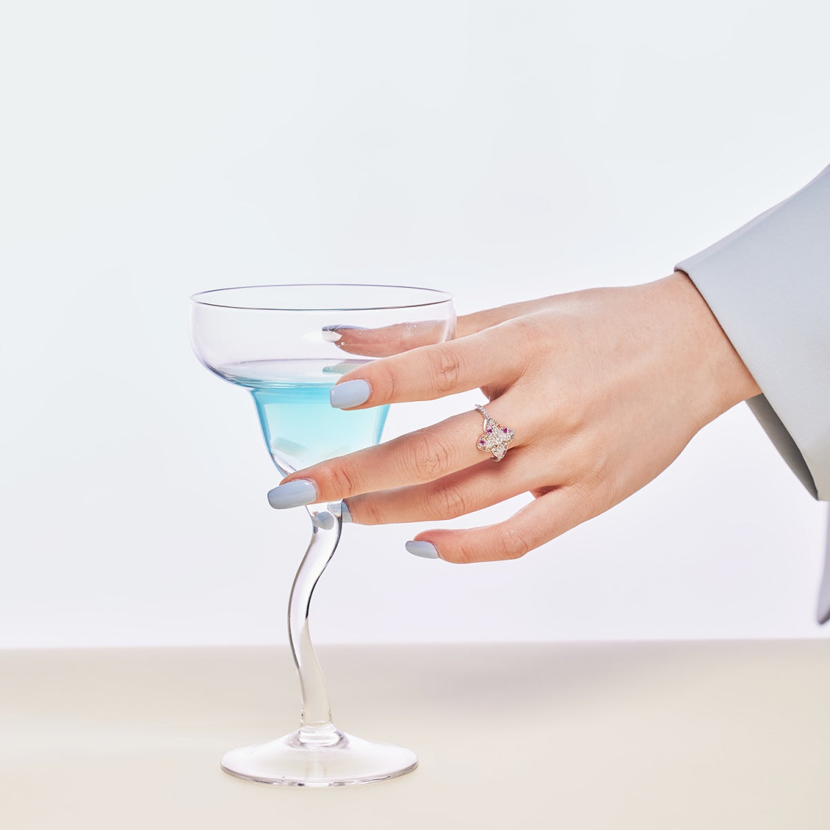 [AURORA]Luxurious Colorful Flower Shape Banquet Ring