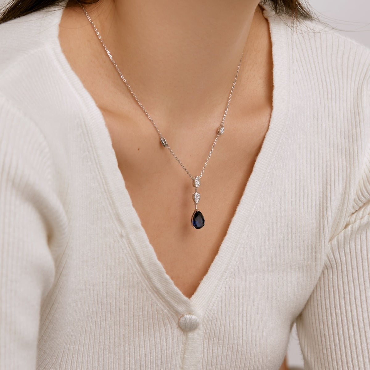 [Aurora]Dazzling Pear Cut Necklace