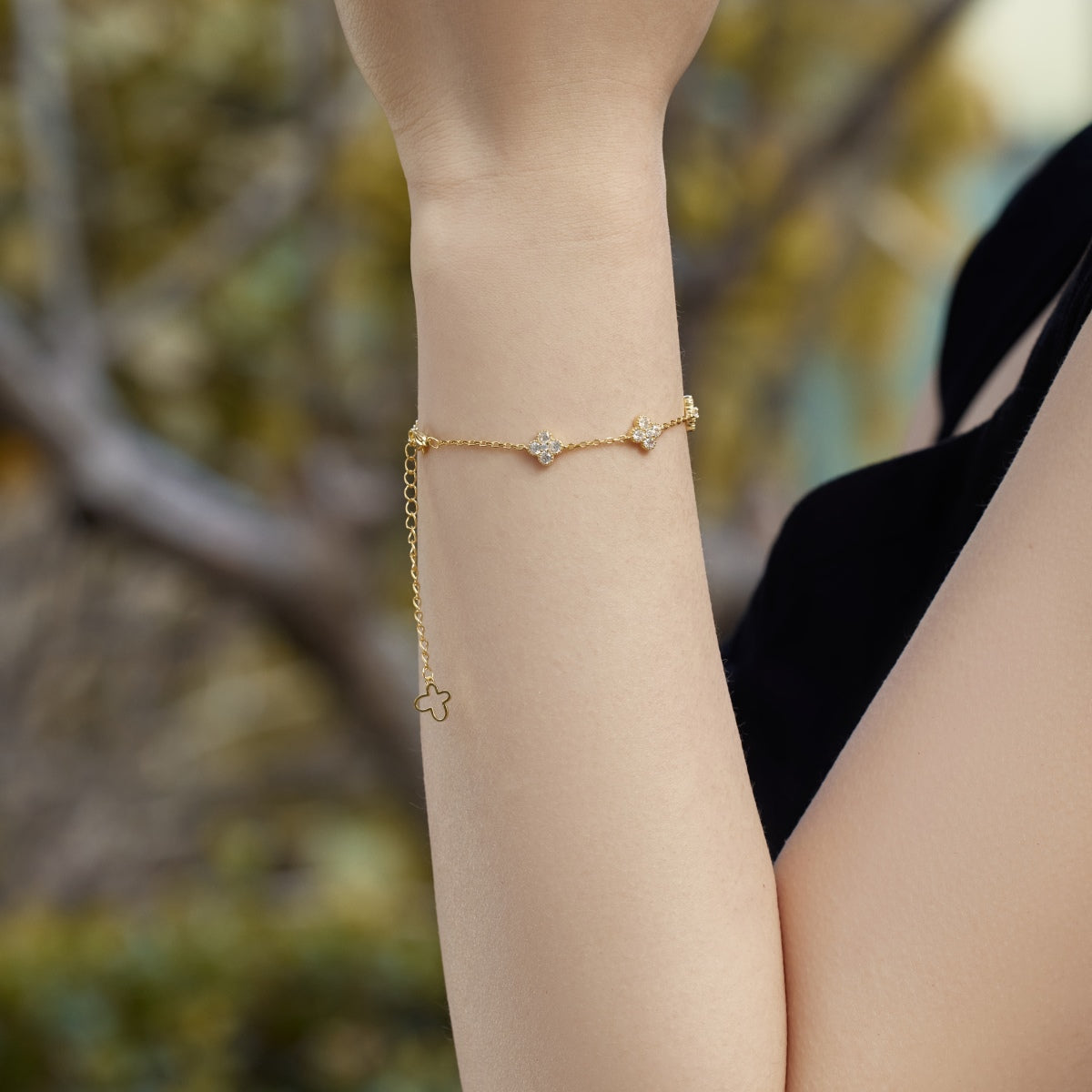 [Aurora]Four-Leaf Clover Hollow Butterfly Bracelet