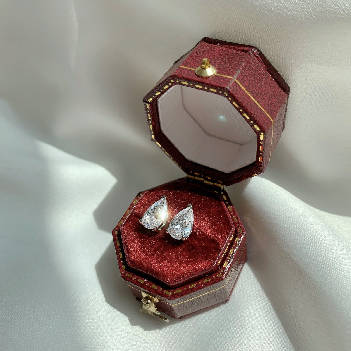 [Aurora]Ornate Water Drop Shape Earrings