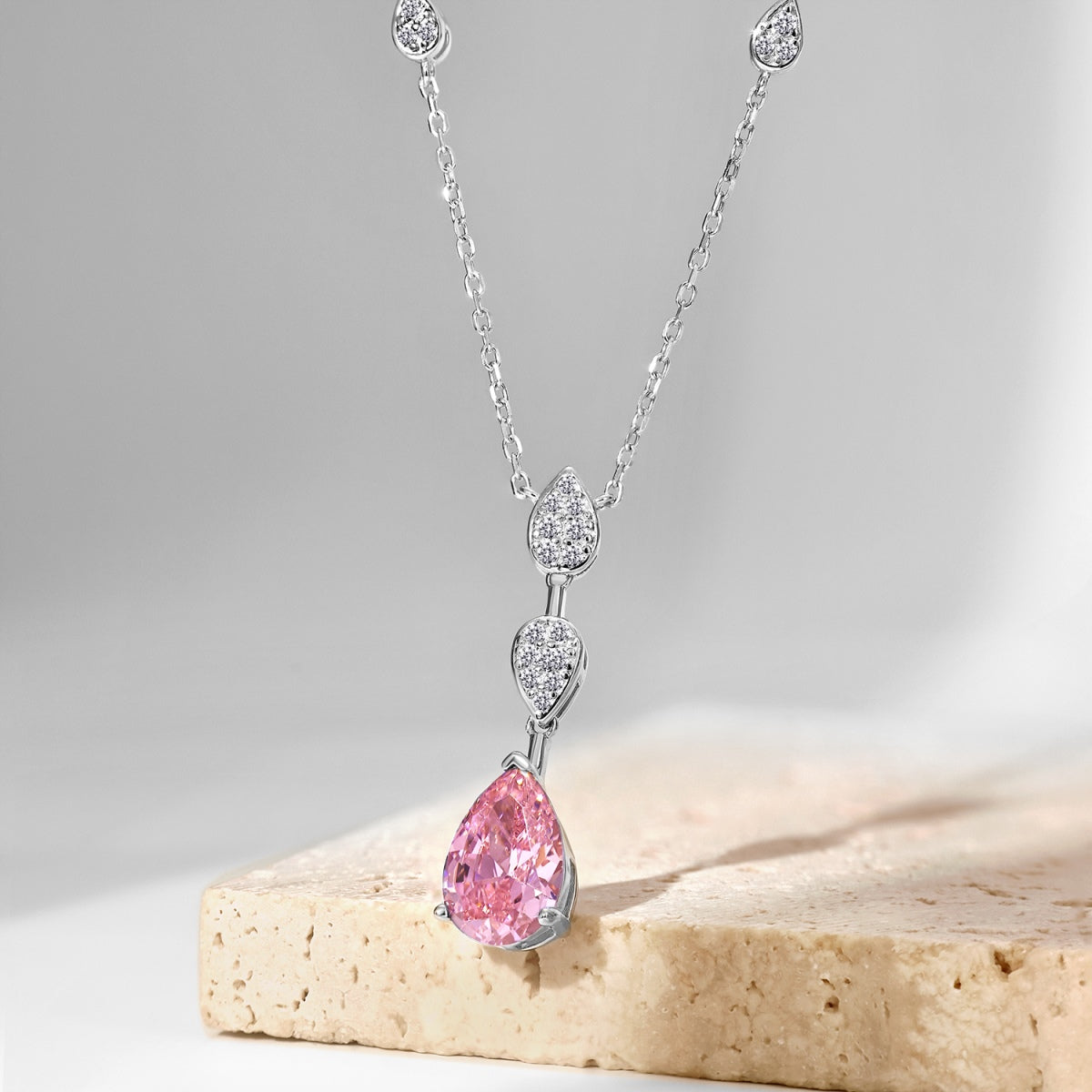 [Aurora]Dazzling Pear Cut Necklace