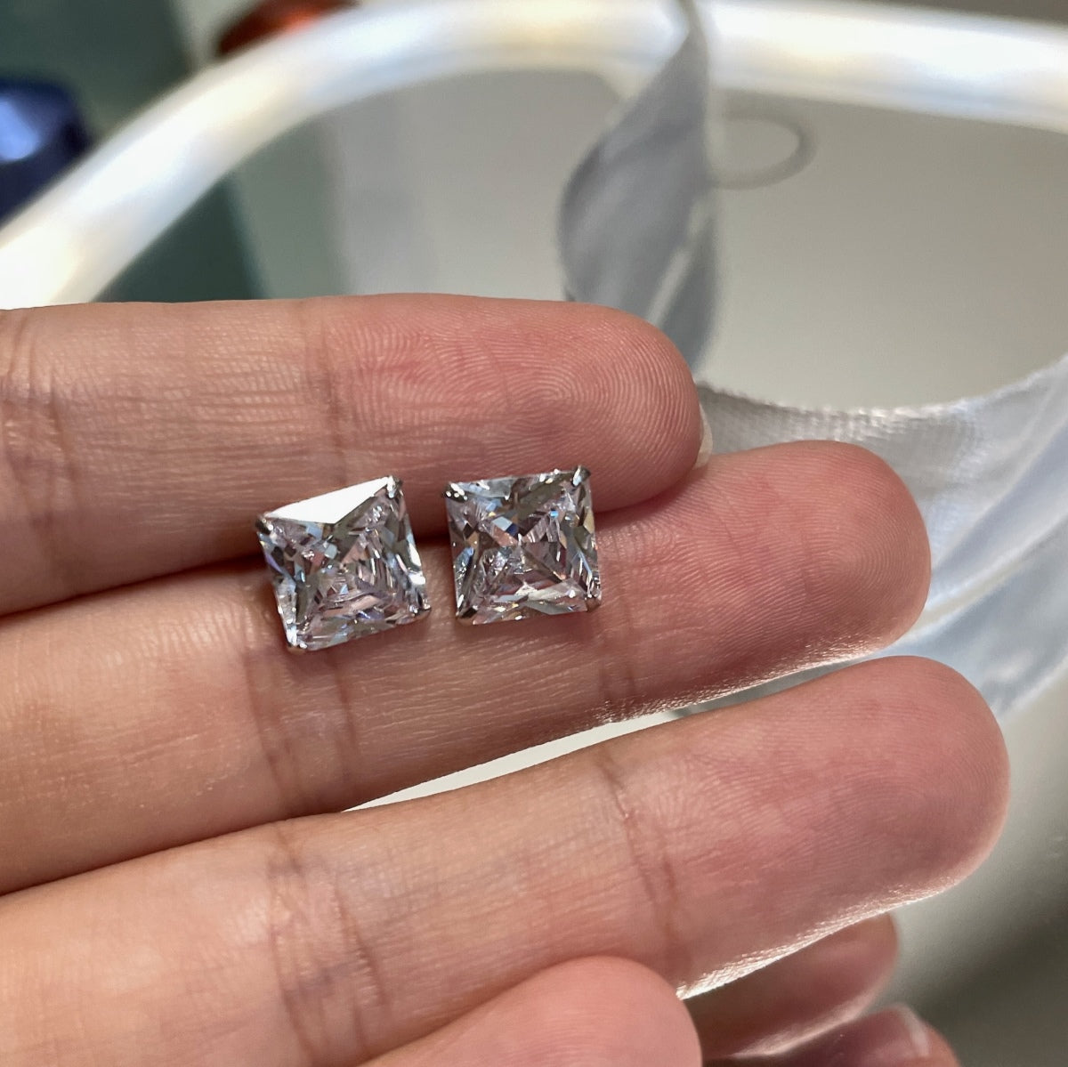 [Aurora]Ornate Square Shape Earrings