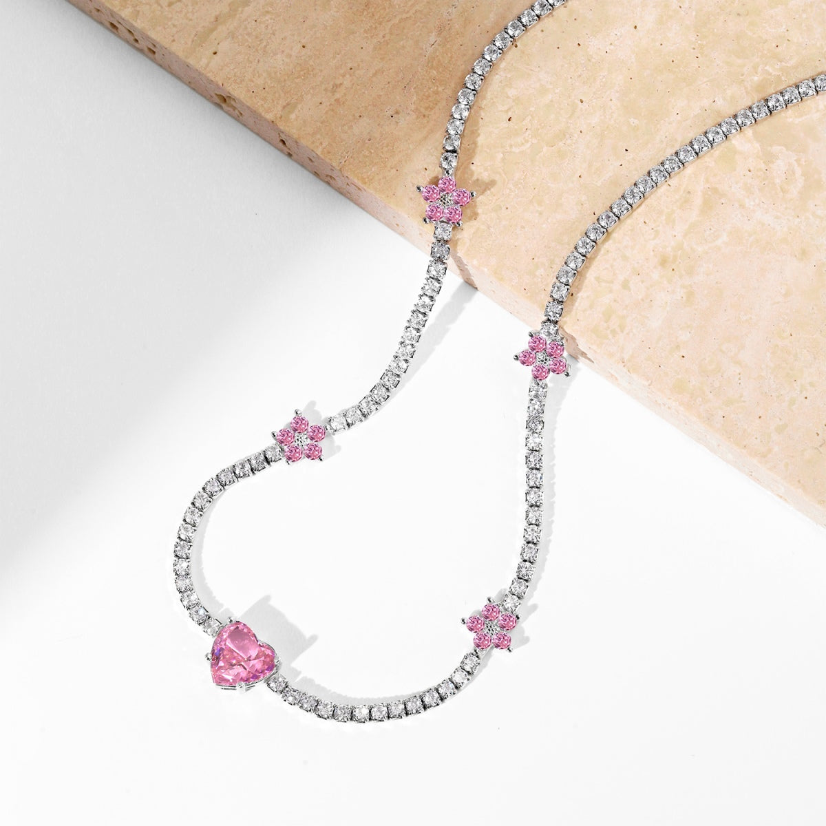 [Aurora]Dazzling Pink Heart Flower Necklace
