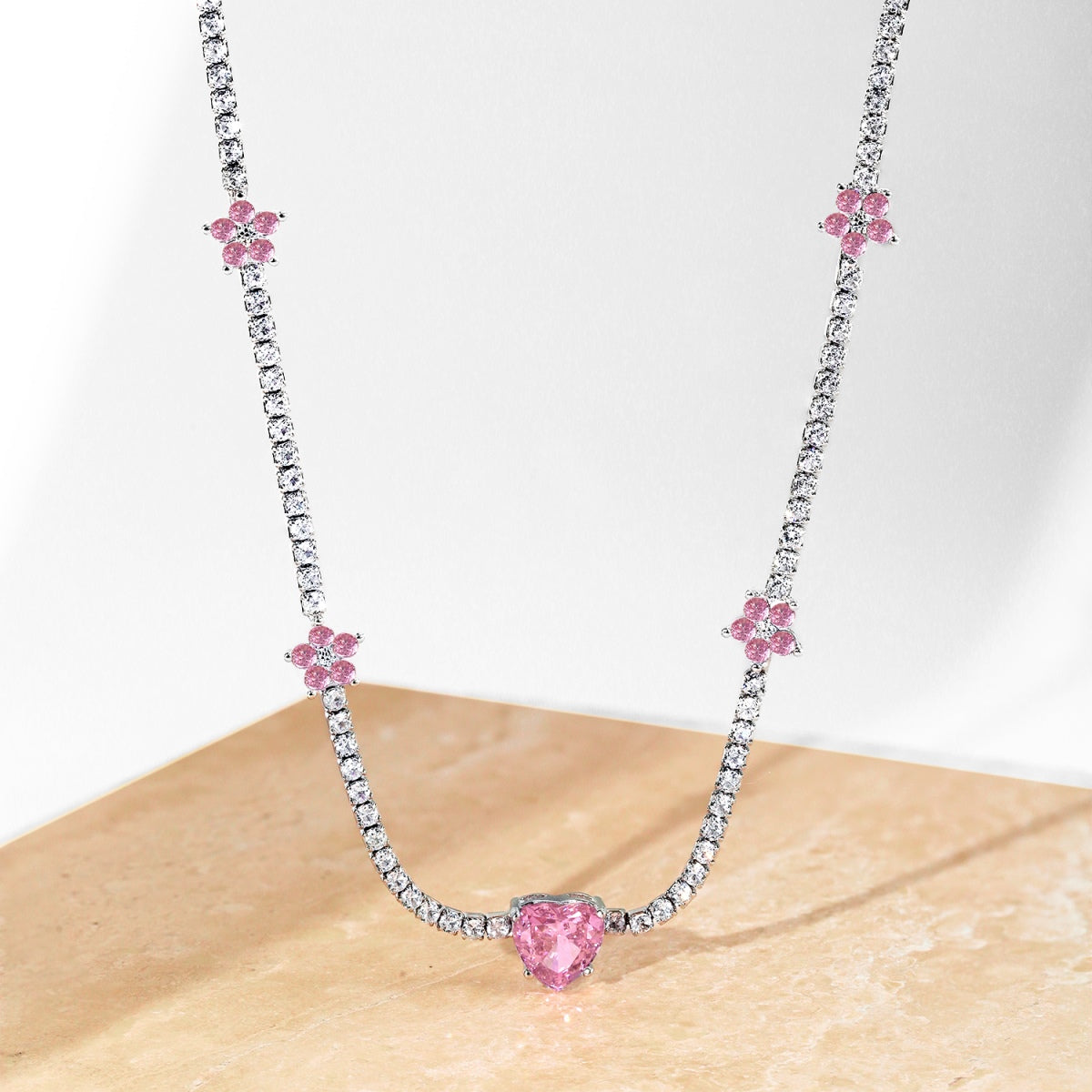 [Aurora]Dazzling Pink Heart Flower Necklace