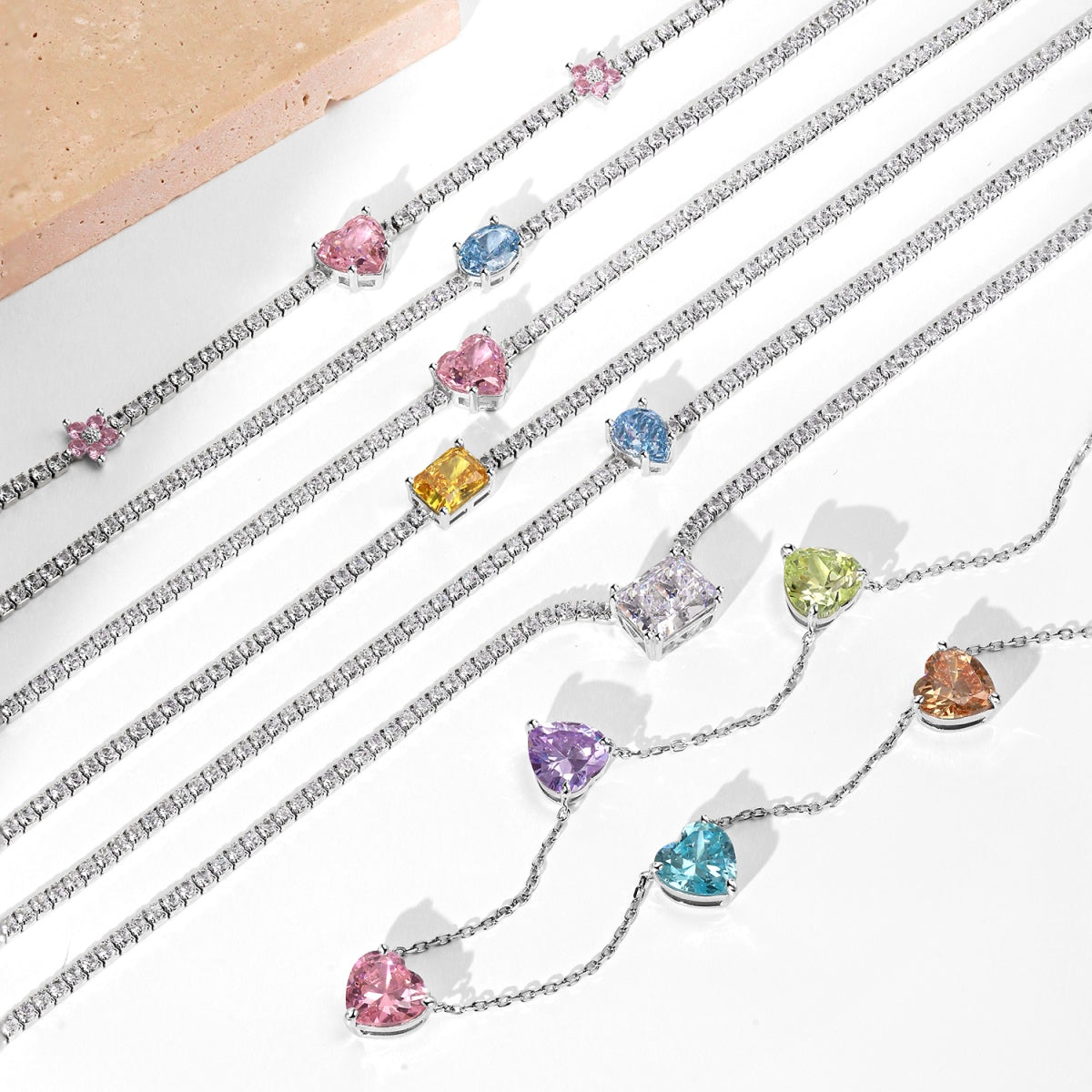 [Aurora]Dazzling Pink Heart Flower Necklace