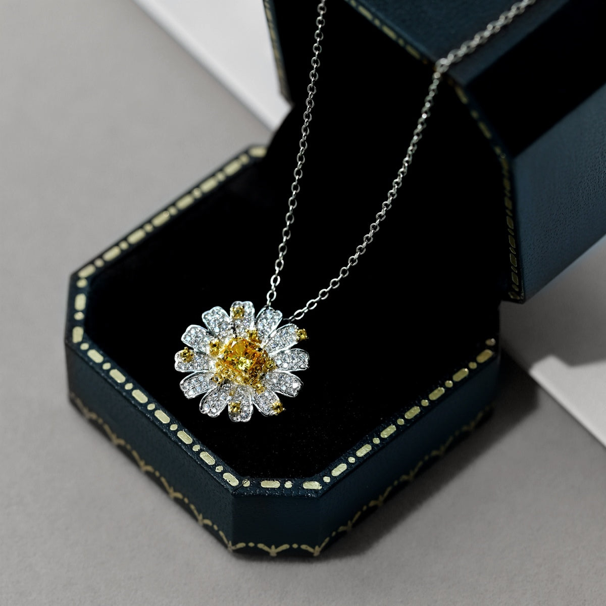 [Aurora]Exquisite Daisy Necklace