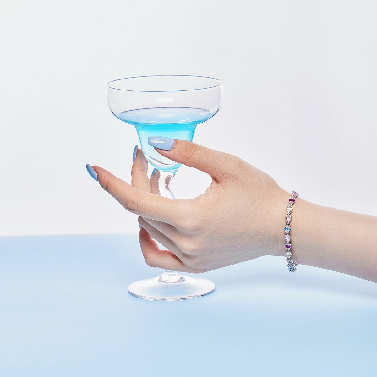 [AURORA] Strahlendes Wassertropfen-Armband für den Alltag