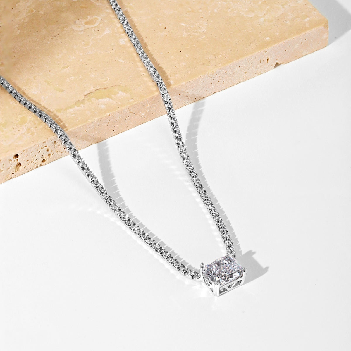 [Aurora]4.0 Carat Elegant Radiant Cut Necklace
