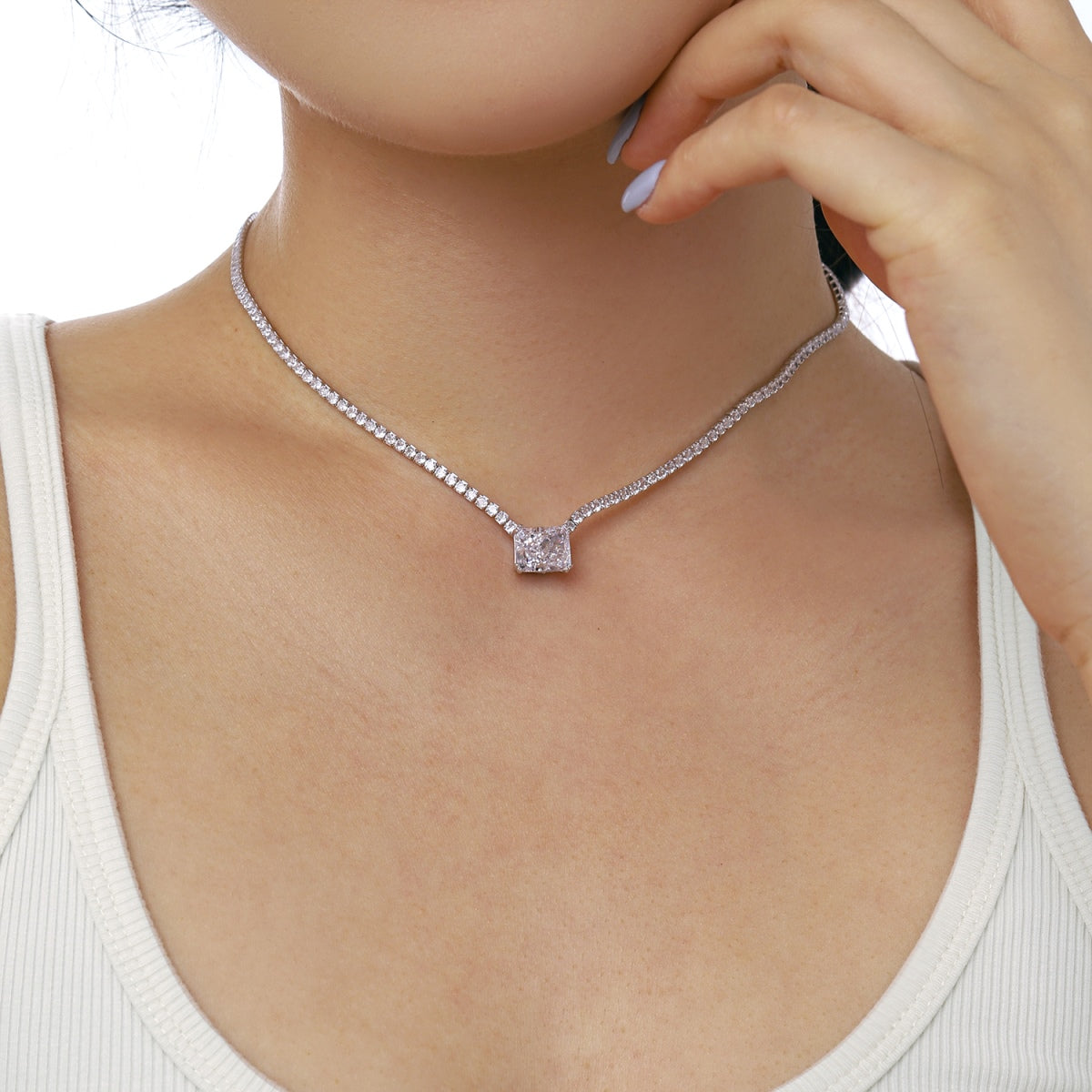 [Aurora]4.0 Carat Elegant Radiant Cut Necklace