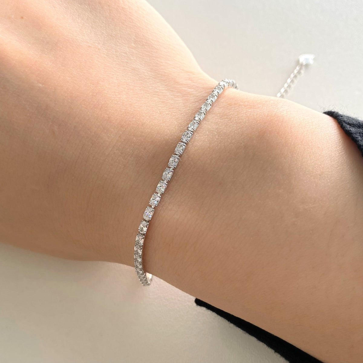 [AURORA]Elegantes Smaragdschliff-Tagesarmband