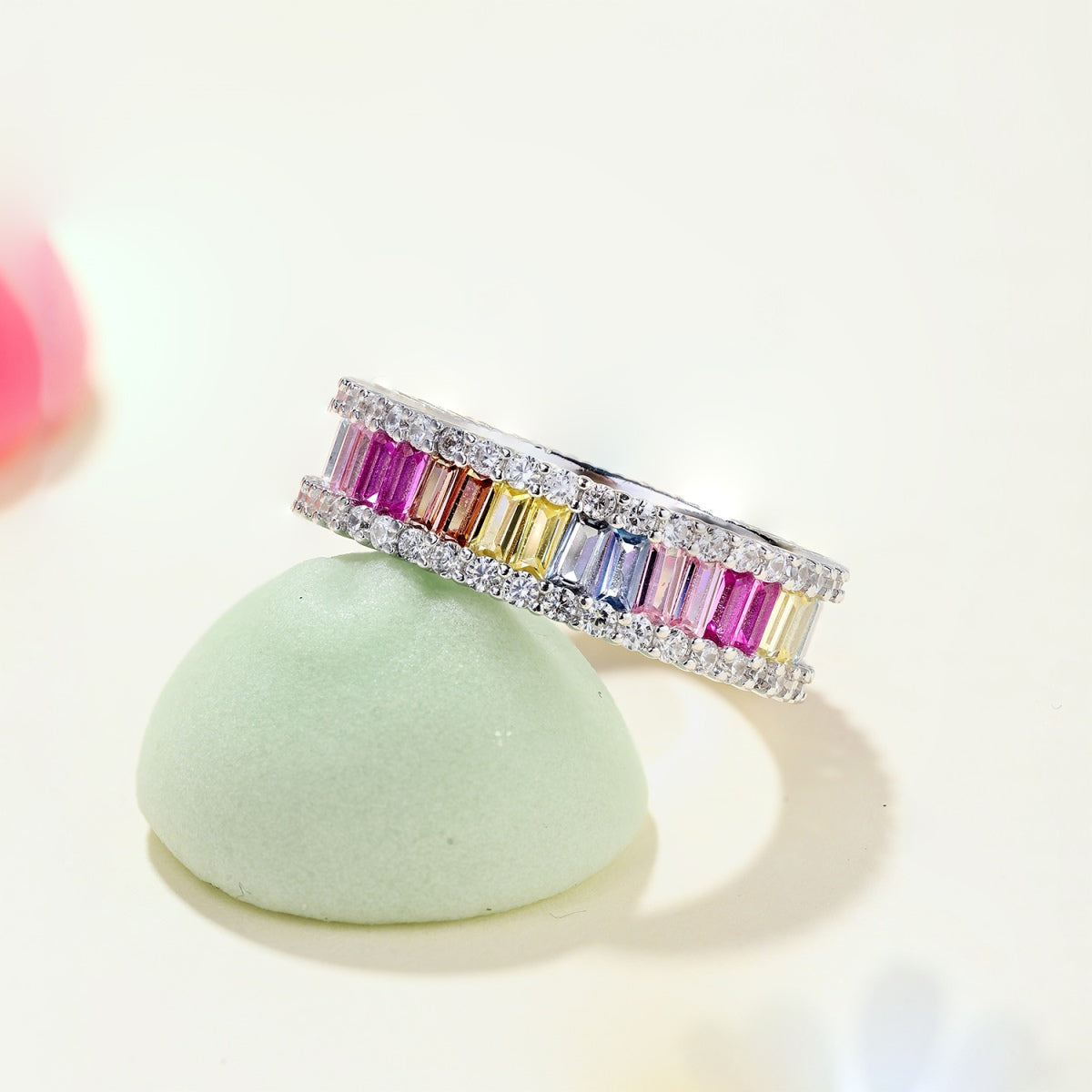 [AURORA]Zierlicher Kaleidoskop-Tagesring im Smaragdschliff