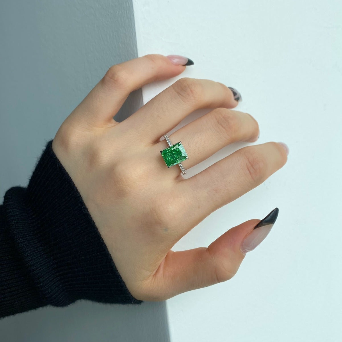 [Aurora]4.0 Carat Luxurious Engagement Ring