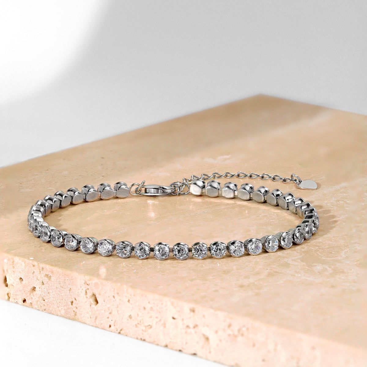 [Aurora]Ornate  Sparkling Round Cut Daily Bracelet