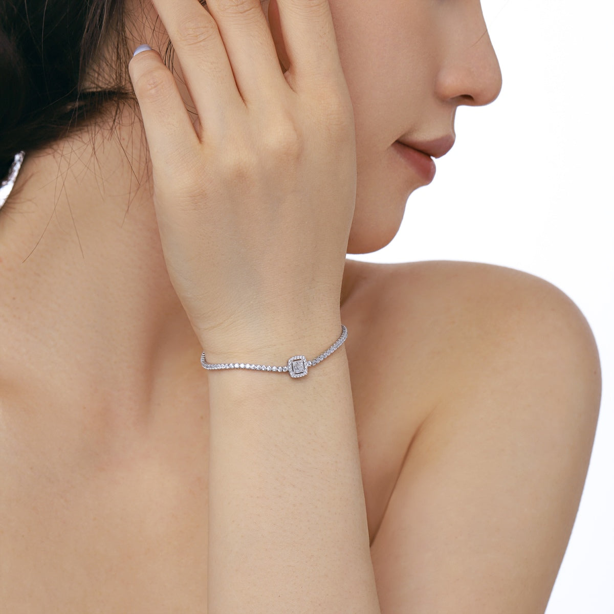 [AURORA]Luxuriöses schillerndes Bankettarmband in quadratischer Form