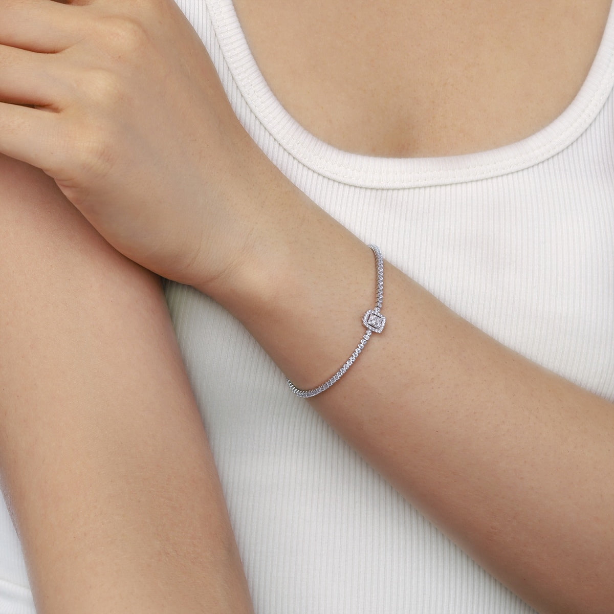 [Aurora]Luxurious Dazzling Square Shape Banquet Bracelet
