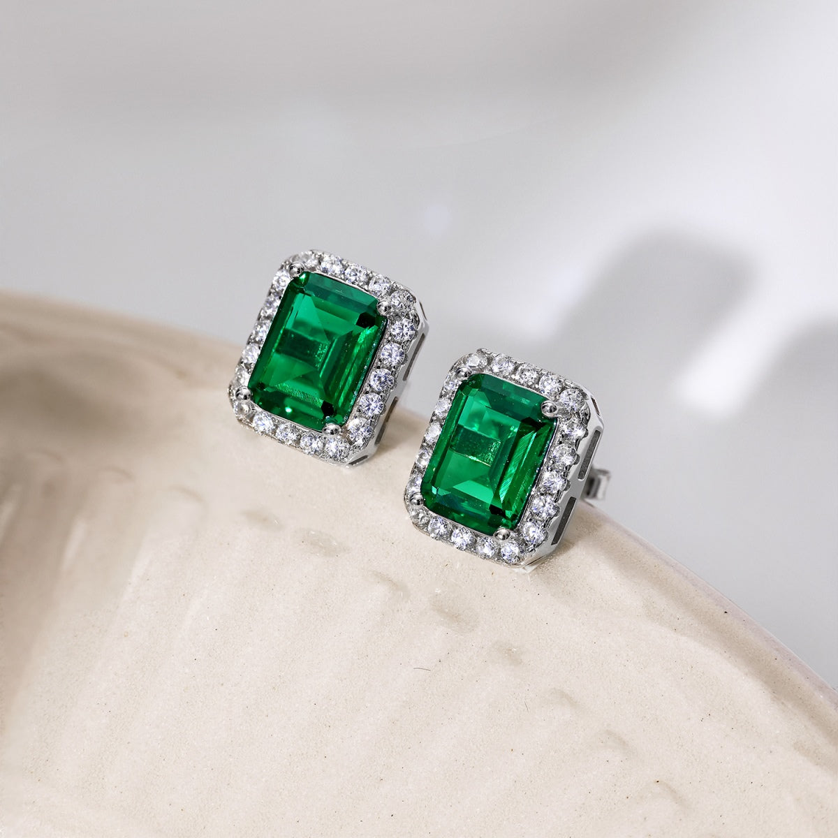 [AURORA]Luxurious Dainty Emerald Cut Banquet Earrings