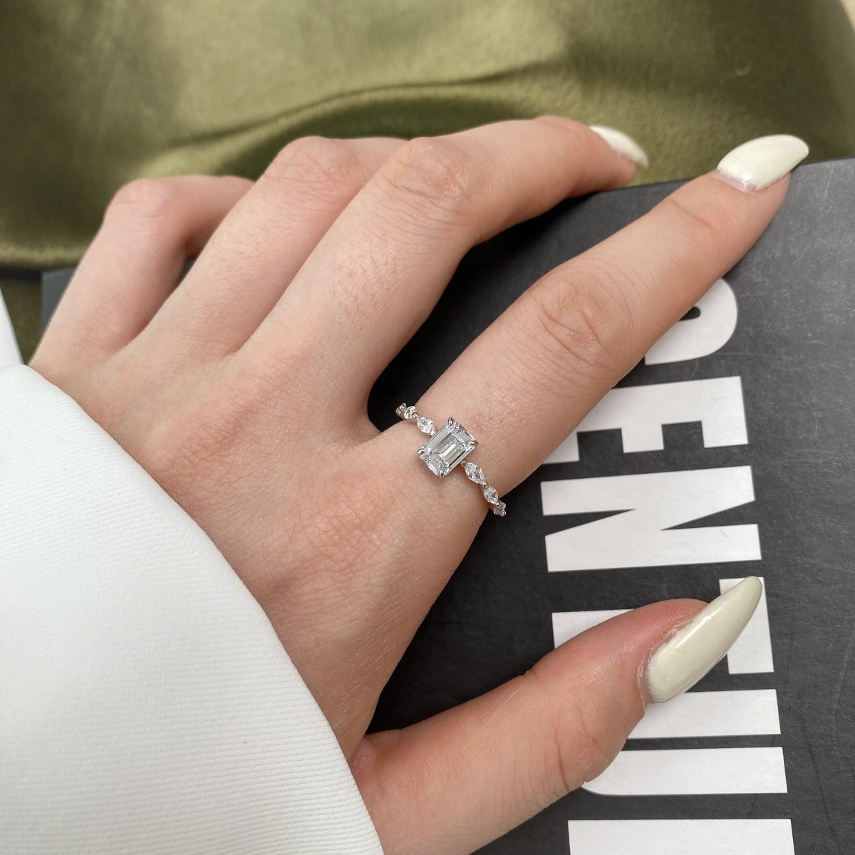 [Aurora]1.0 Carat Dainty Resplendent Radiant Cut Daily Ring
