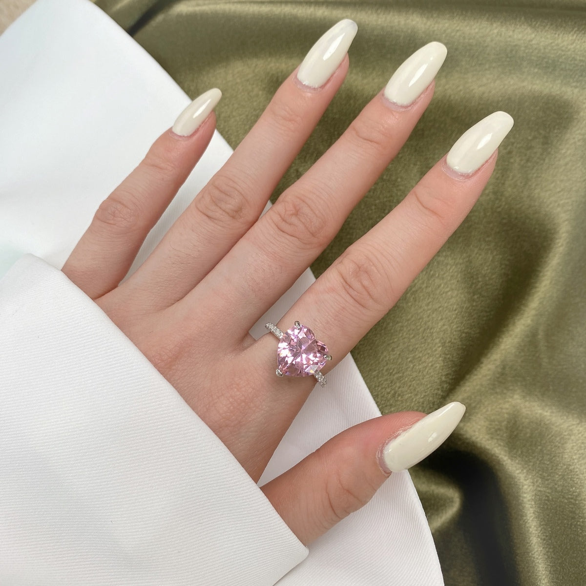 [AURORA] 6,0 Karat luxuriöser funkelnder romantischer Herzschliff-Liebhaberring
