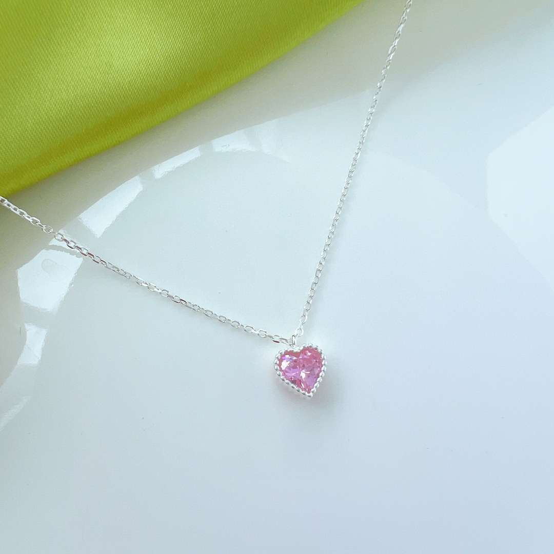 [Aurora]Ornate Heart Shape Necklace