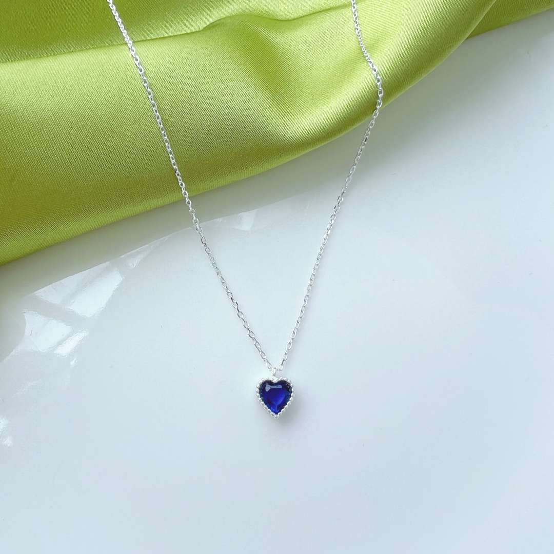 [Aurora]Ornate Heart Shape Necklace