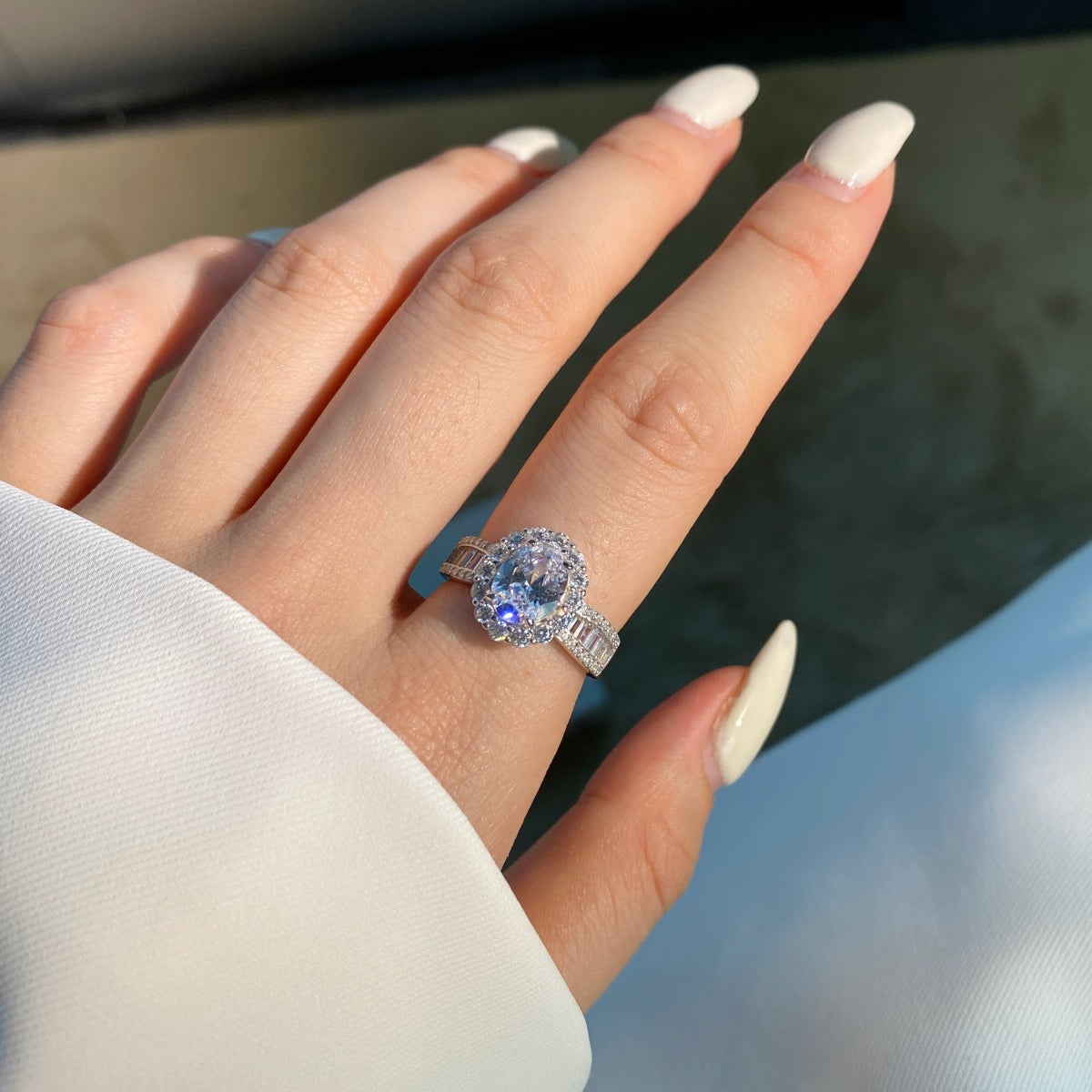 [Aurora]1.5 Carat Dazzling Charming Oval Cut Banquet Ring