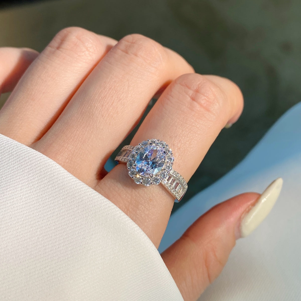 [Aurora]1.5 Carat Dazzling Charming Oval Cut Banquet Ring