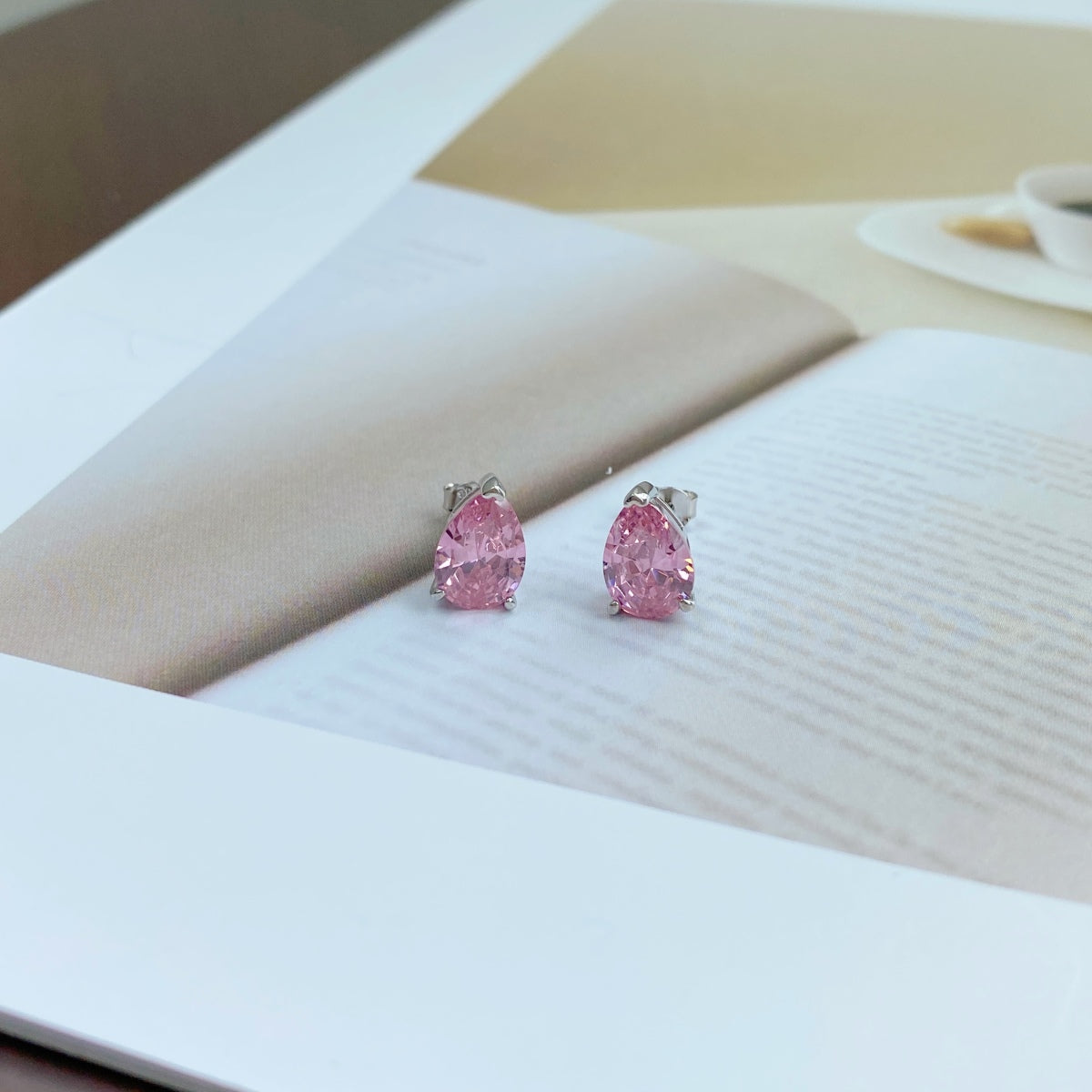 [Aurora]Ornate Water Drop Shape Earrings
