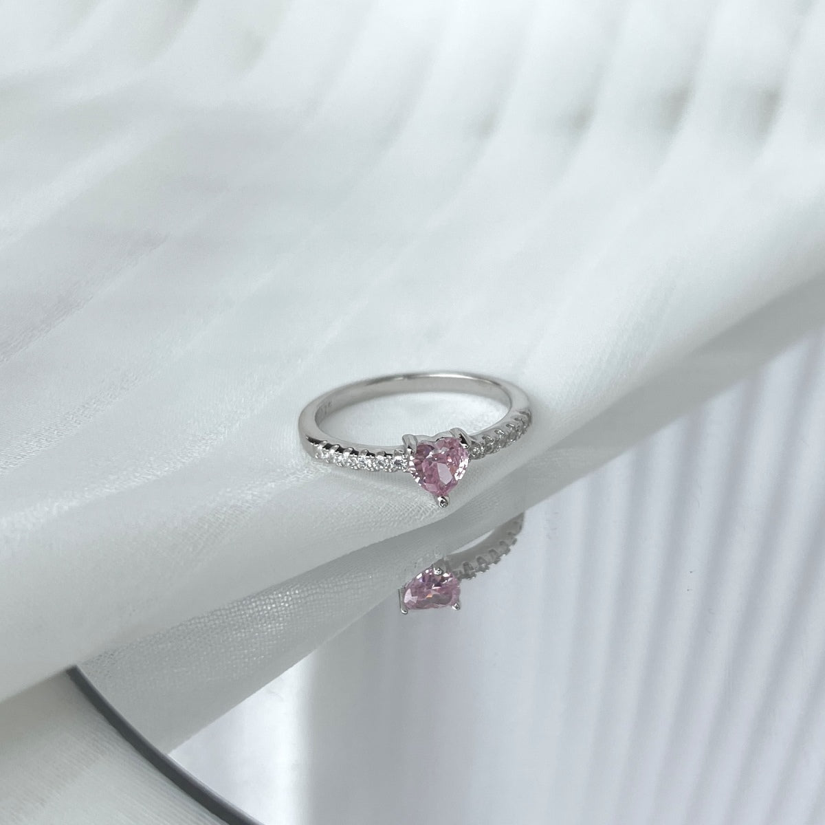 [Aurora]0.5 Carat CaratEternity Charming Heart Shape Lover Ring