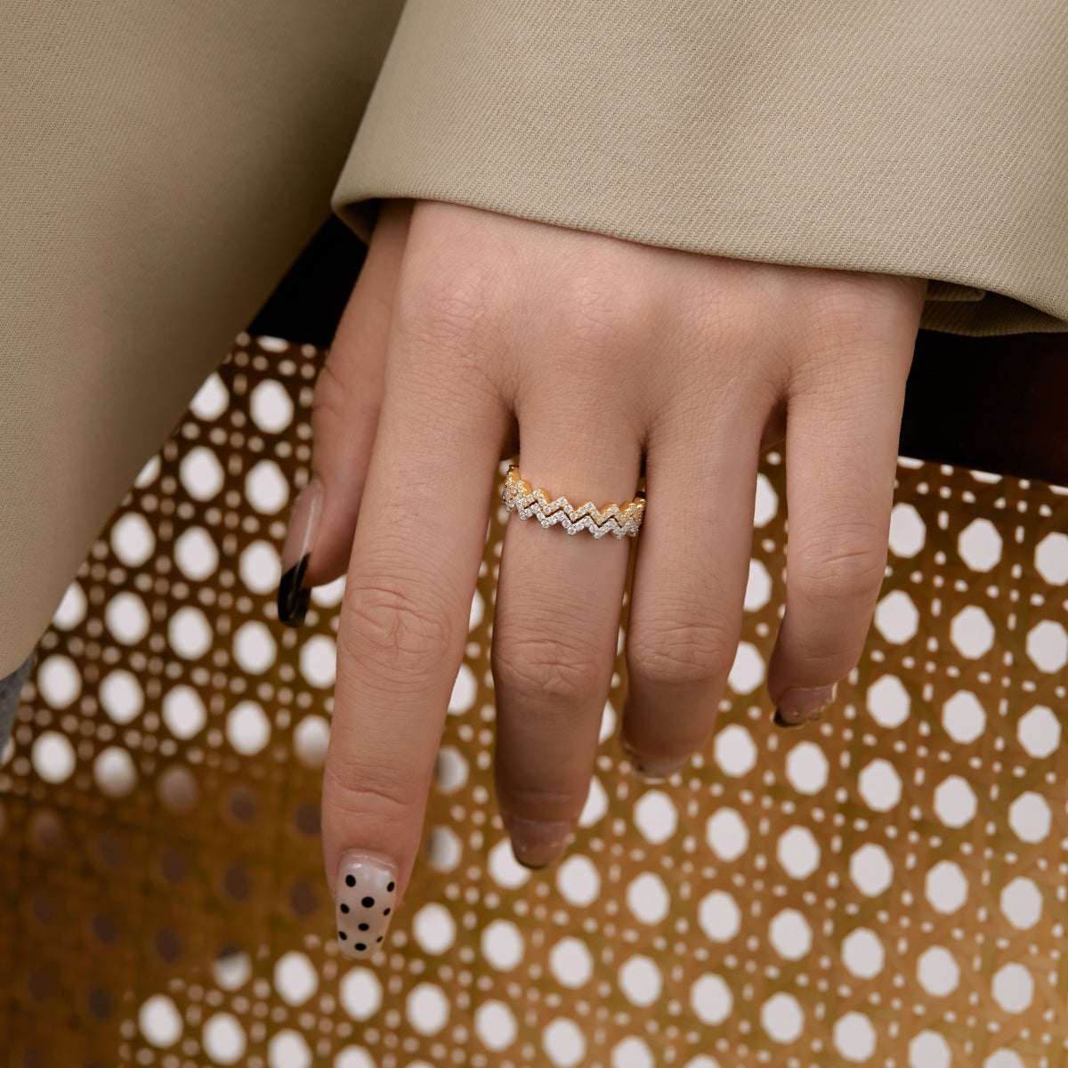 [Aurora]Delicate Enchanting Wave Shape Daily Ring