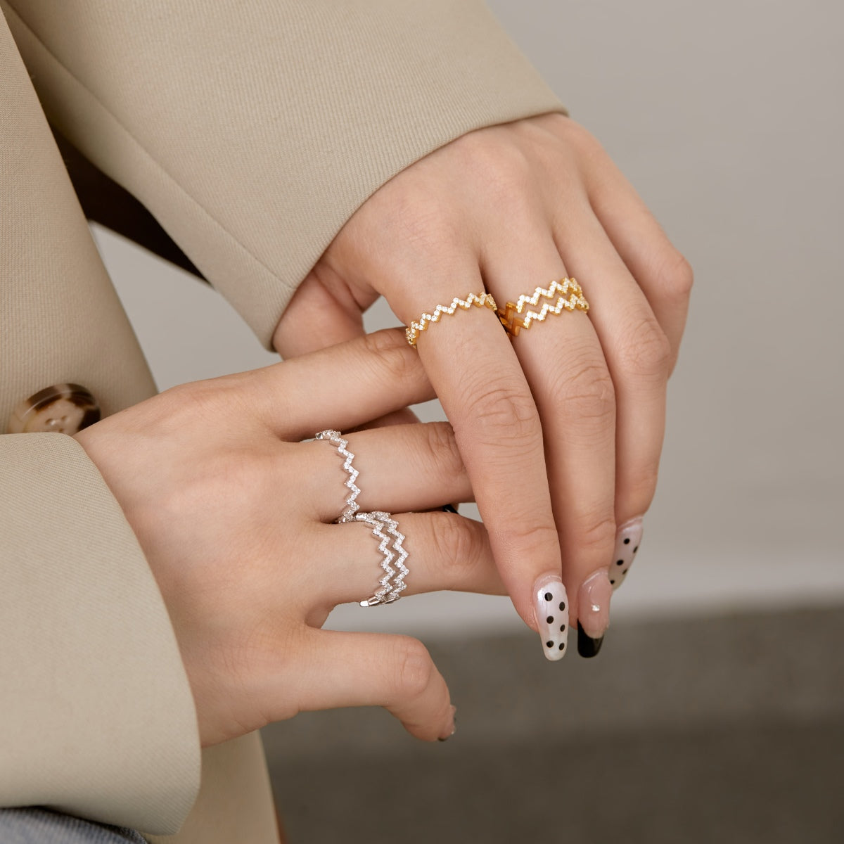 [Aurora]Delicate Enchanting Wave Shape Daily Ring