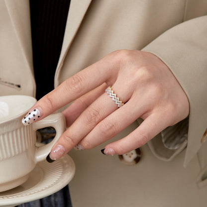 [Aurora]Delicate Enchanting Wave Shape Daily Ring