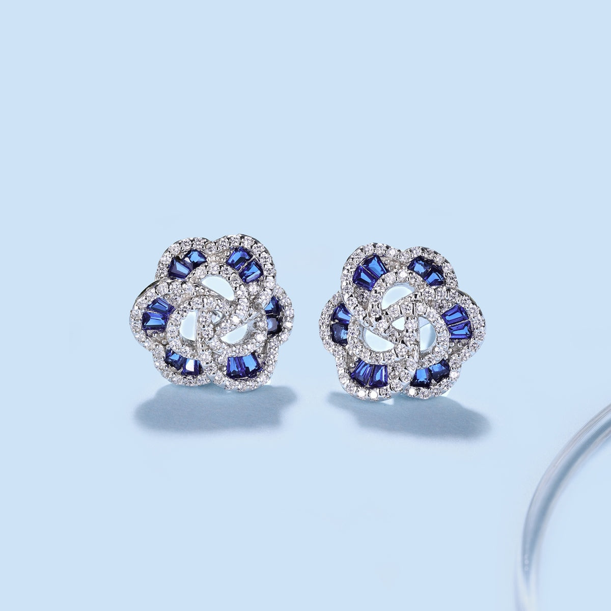 [AURORA]Exquisite Flower Shape Daily Earrings