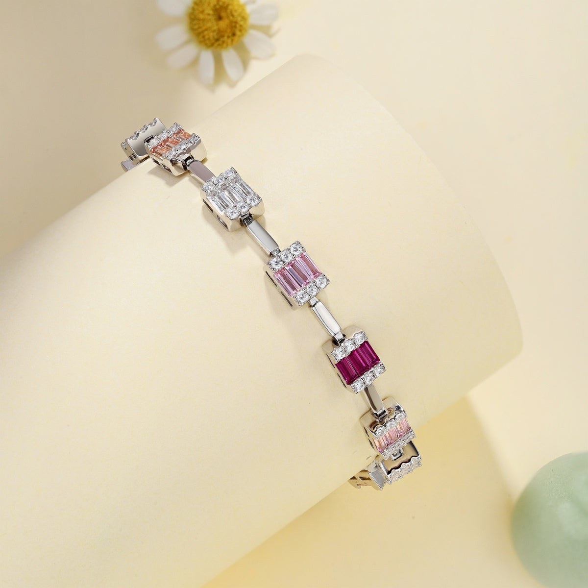 [AURORA] Zierliches, bezauberndes Armband im Smaragdschliff