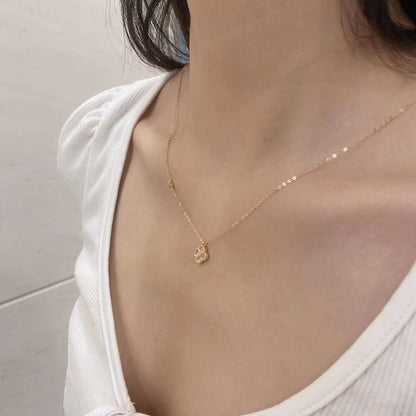 [Aurora]Delicate Flower Shape Necklace