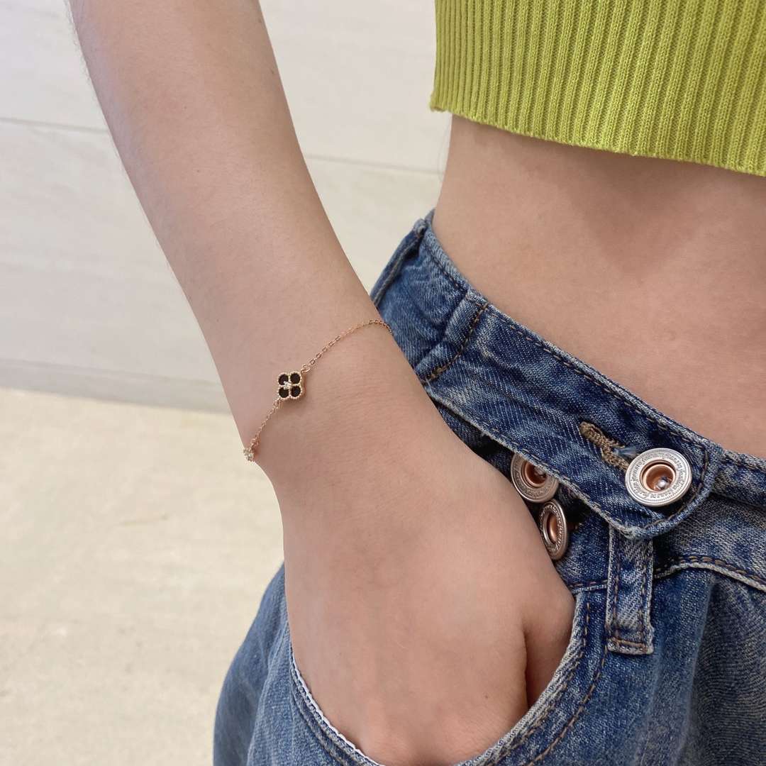 [Aurora]Delicate Four Leaf Clover Bracelet