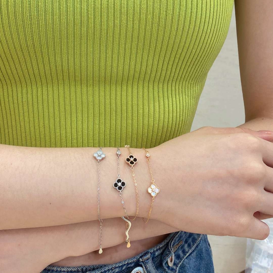 [Aurora]Delicate Four Leaf Clover Bracelet