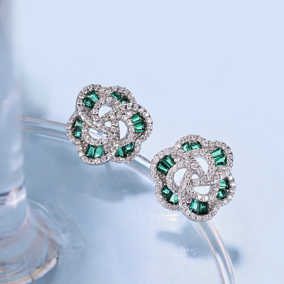 [AURORA]Exquisite Flower Shape Daily Earrings