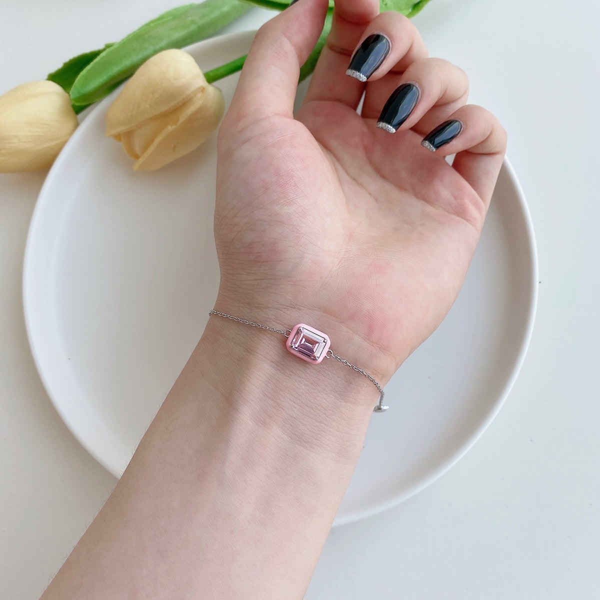 [AURORA]2,0 Karat funkelndes buntes Smaragdschliff-Tagesarmband