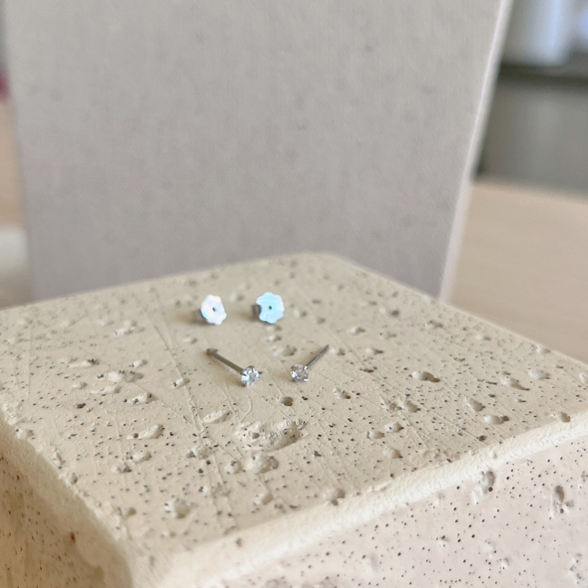 [AURORA]Delicate Solitaire Earrings