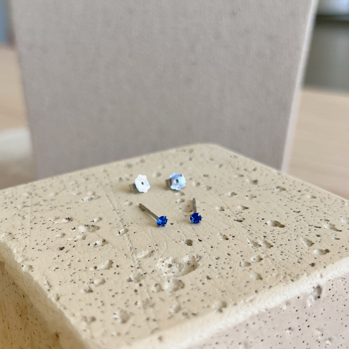 [AURORA]Delicate Solitaire Earrings