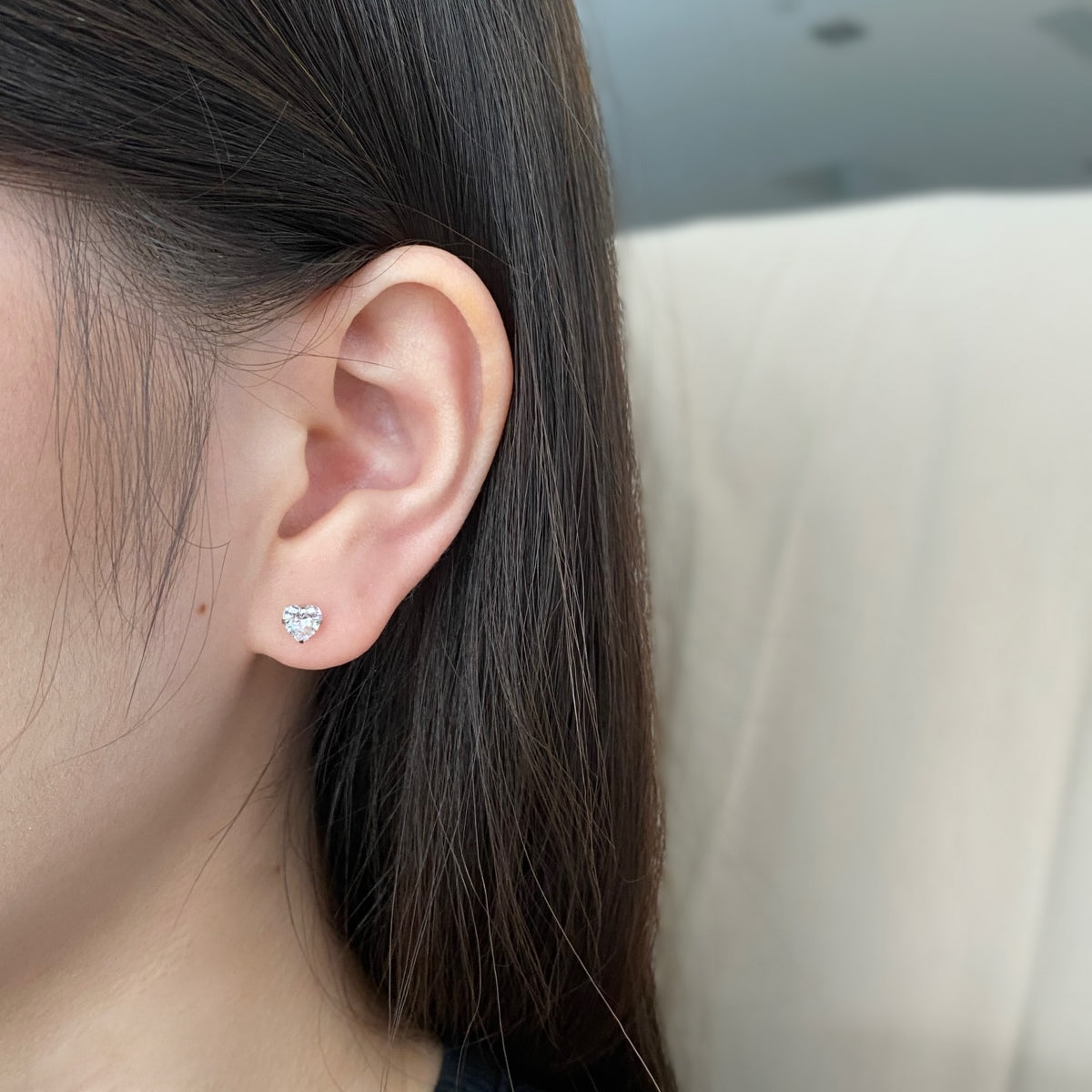 [Aurora]Sparkling Heart Shaped Simple Earrings