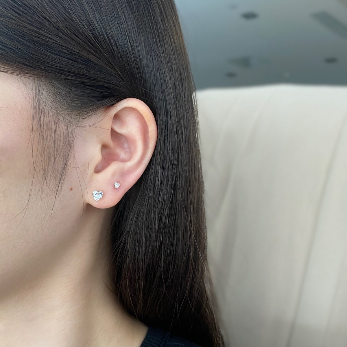 [Aurora]Sparkling Heart Shaped Simple Earrings