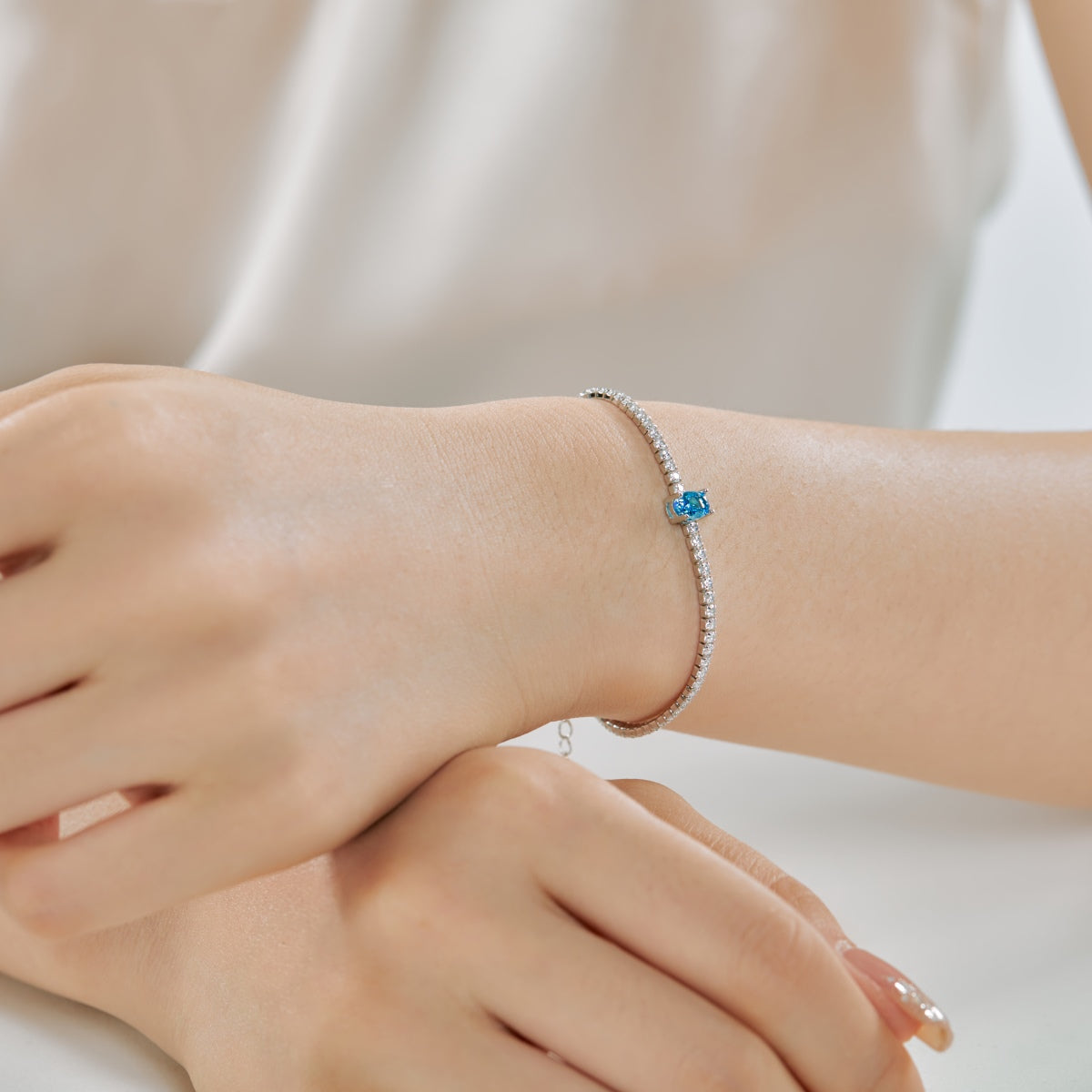 [AURORA]0,75 Karat Exquisites Ovalschliff-Tagesarmband