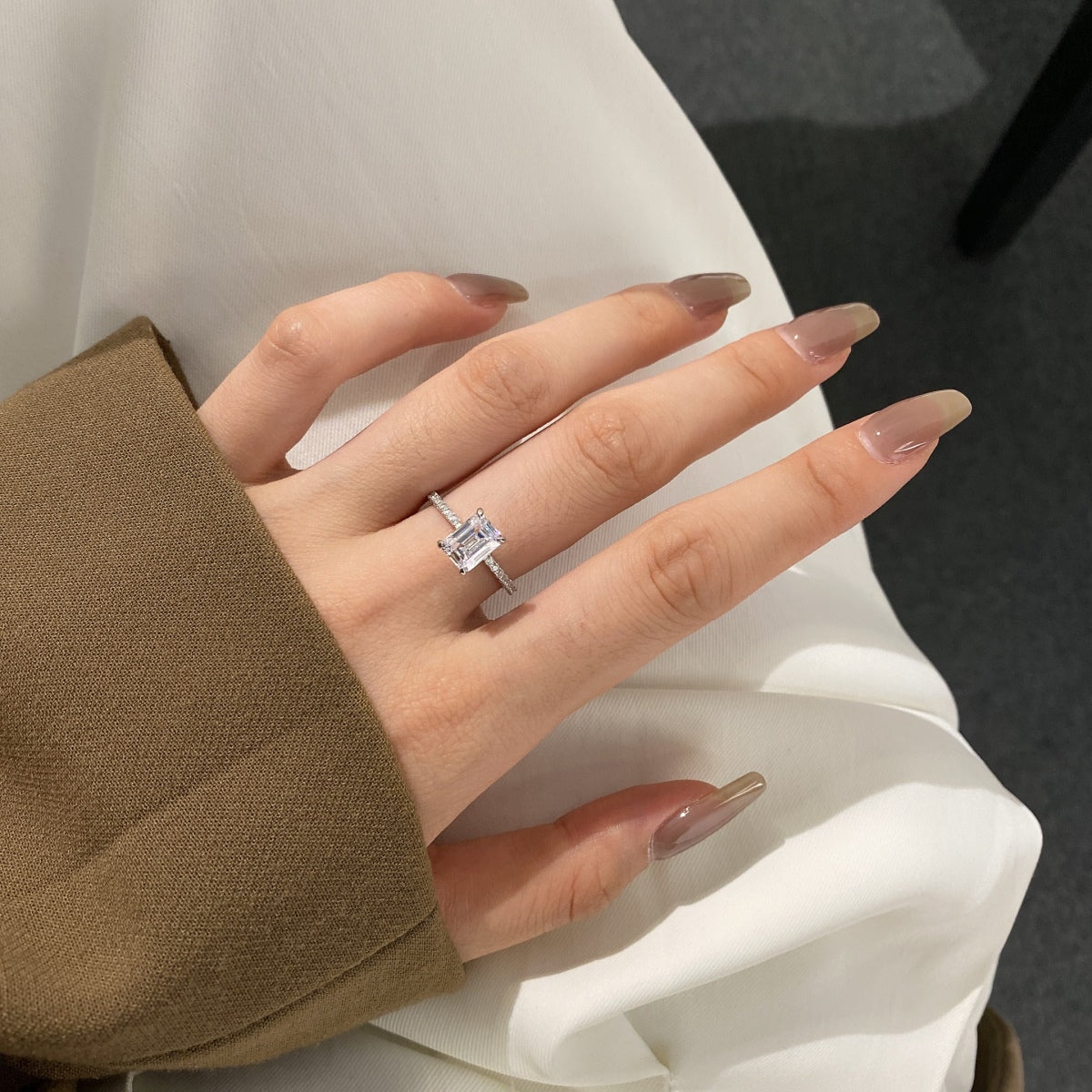 [Aurora]2.0 Carat Scintillating Ornate Radiant Cut Party Ring