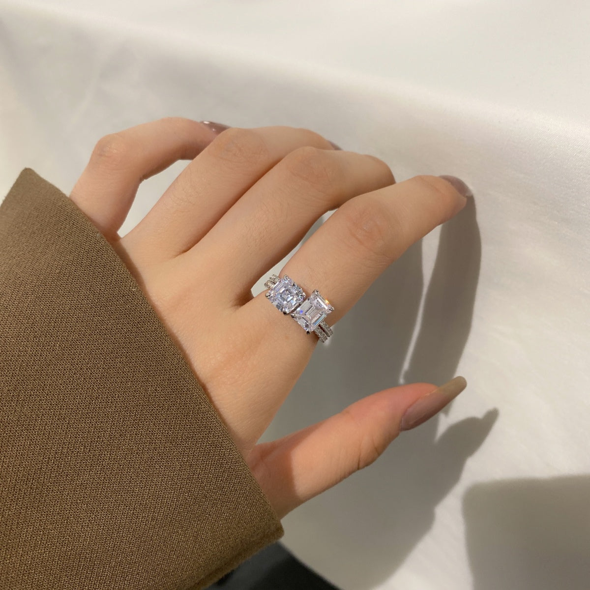 [Aurora]2.0 Carat Scintillating Ornate Radiant Cut Party Ring