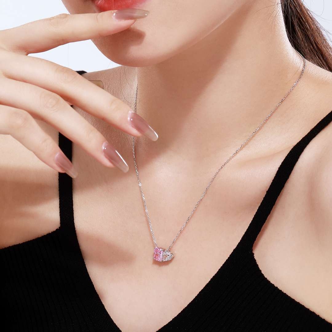 [Aurora]Dazzling Square & Heart Shape Necklace